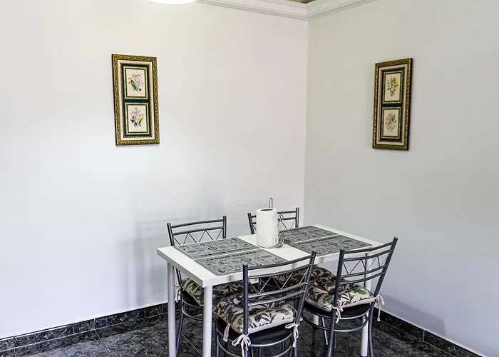 Economicmalagarooms * Μάλαγα